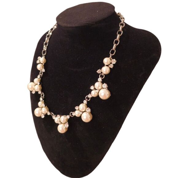 Stunning Pearl-like and Diamond-like Choker Necklace - Picture 9 of 9